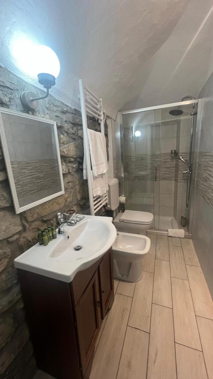 レッツェノCasa Caterinaアパートメント エクステリア 写真
